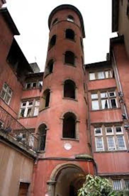 Pepite Rare 8 Personnes Au Coeur Battant Du Vieux Lyon Apartment Exterior photo