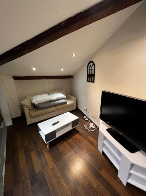 Pepite Rare 8 Personnes Au Coeur Battant Du Vieux Lyon Apartment Exterior photo