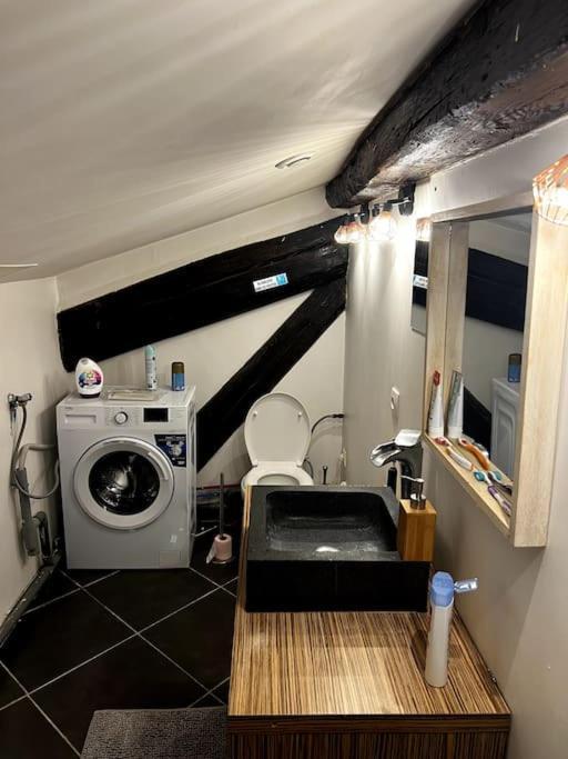 Pepite Rare 8 Personnes Au Coeur Battant Du Vieux Lyon Apartment Exterior photo